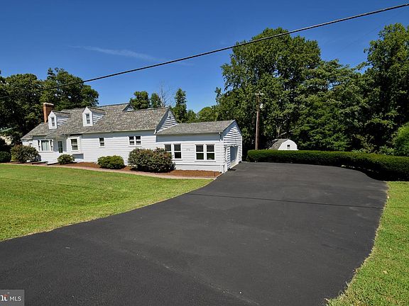 3rd image of 2976 Saint Leonard Rd
