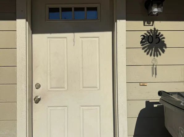 205 Madrone St, Rogue River, OR 97537