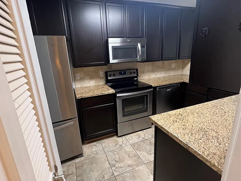 2265 W Settlers Way — Photo 3