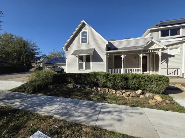 614 E 12th St #A, Lawrence, KS 66044