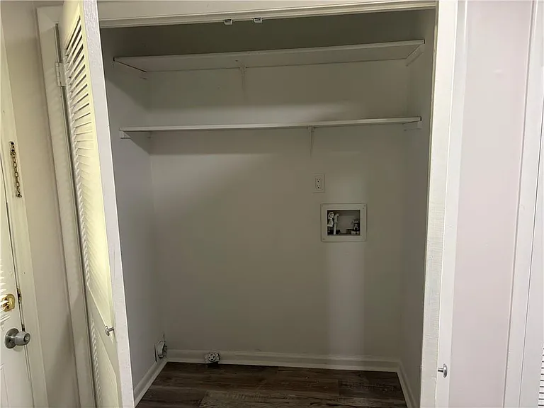 4 Eastview Cir #4 — Photo 8