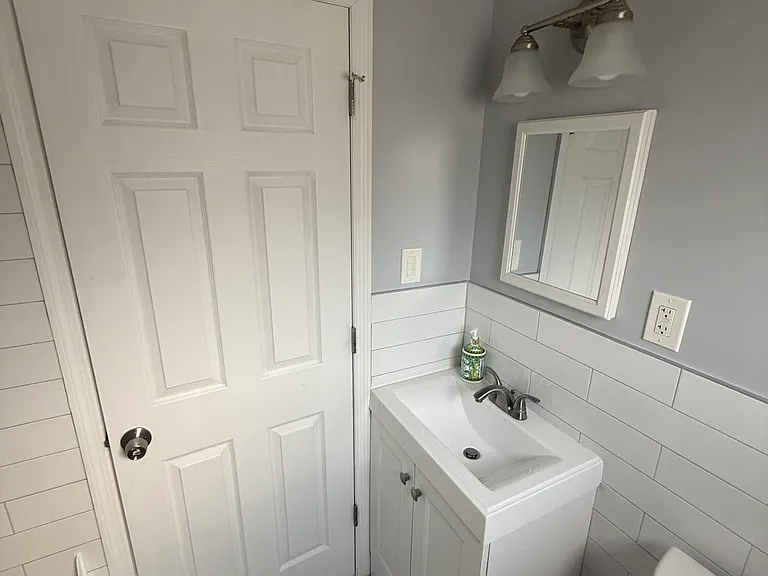 7 Llewellyn Ave #2 — Photo 9