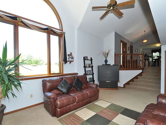 3rd image of W324S4010 Bartell Ct