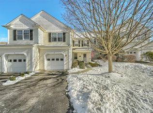 35 Thomas Rd, Poughquag, NY 12570