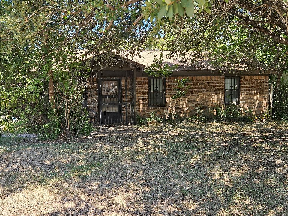 1st image of 1313 E Robert St