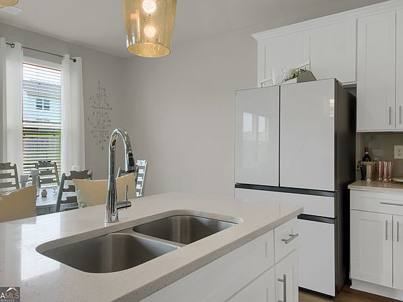 4th image of 2820 Aralynn Way