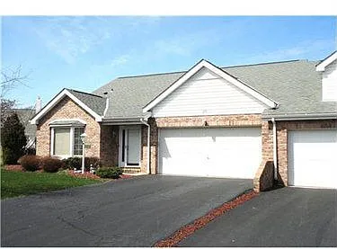 26 Pond Ct S photo 1