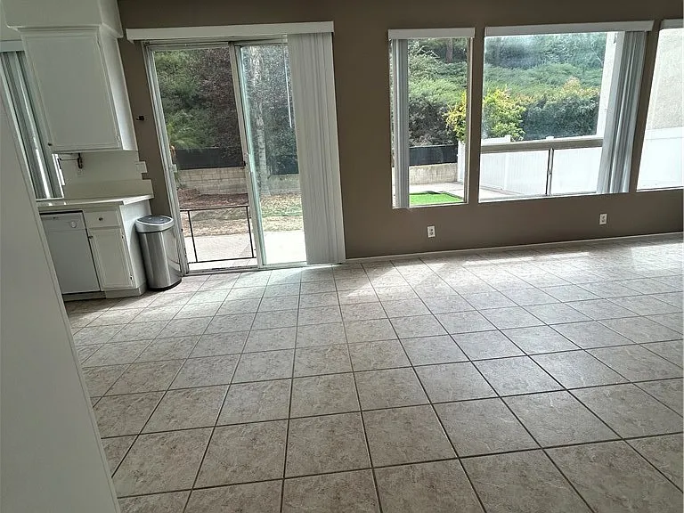 16374 Whitefield Ct — Photo 7
