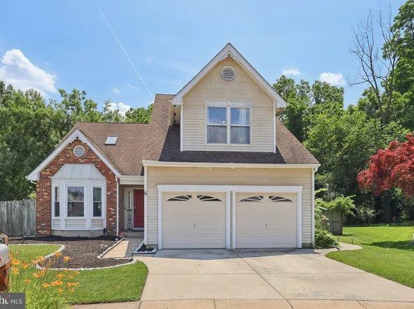8 Conover Ct, Mount Laurel, NJ 08054