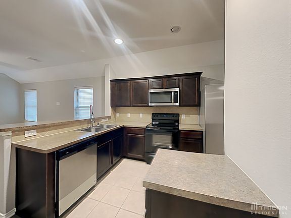 4th image of 1309 Sweetgum Dr