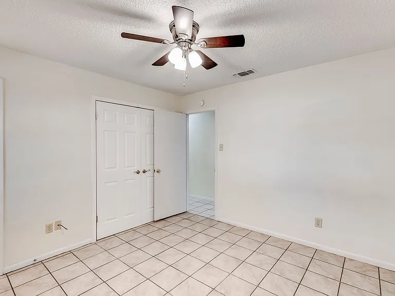 2404 Andover Dr — Photo 17