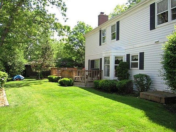 3rd image of 180 Beaubien Ct