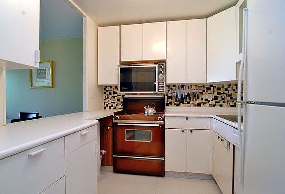 3rd image of 1555 N Sandburg Ter APT 510K