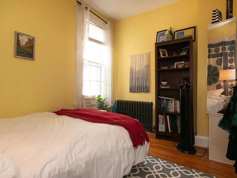 818 C St SE — Photo 31