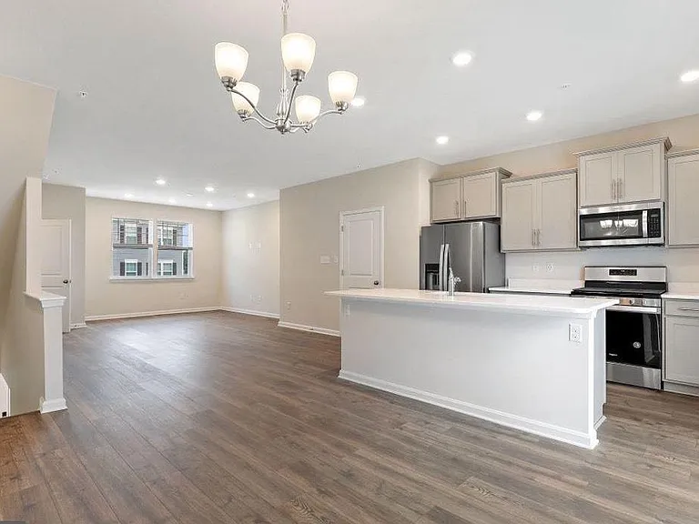 7104 Delegate Pl — Photo 5