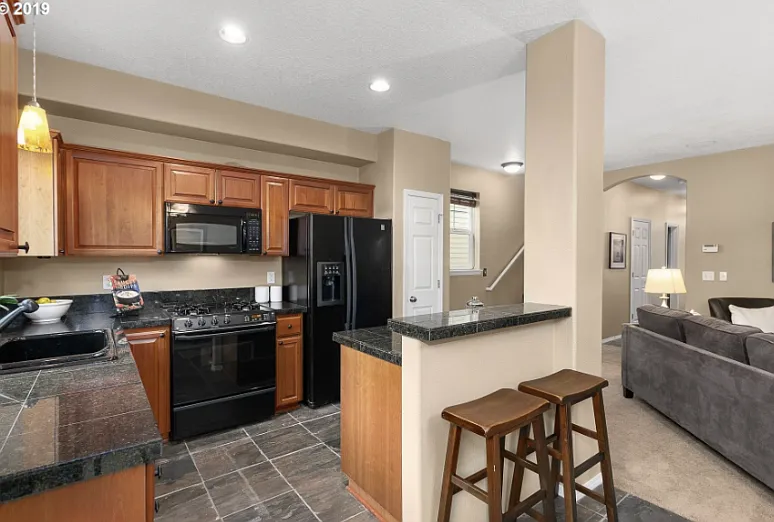 Building Photo - 1022 SE Bacarra St