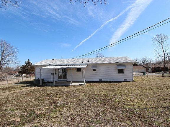 3rd image of 104 Westland Dr