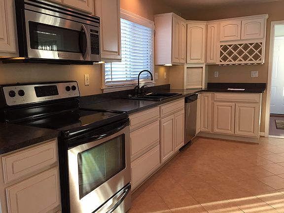 2nd image of 2912 Silverhill Dr