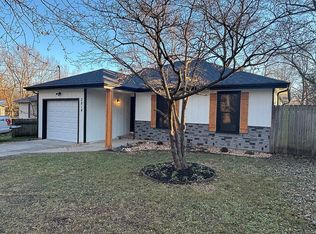 2814 E Rockaway St, Springfield, MO 65802