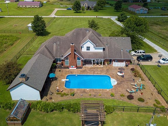 3rd image of 18380 Columbine Rd #864