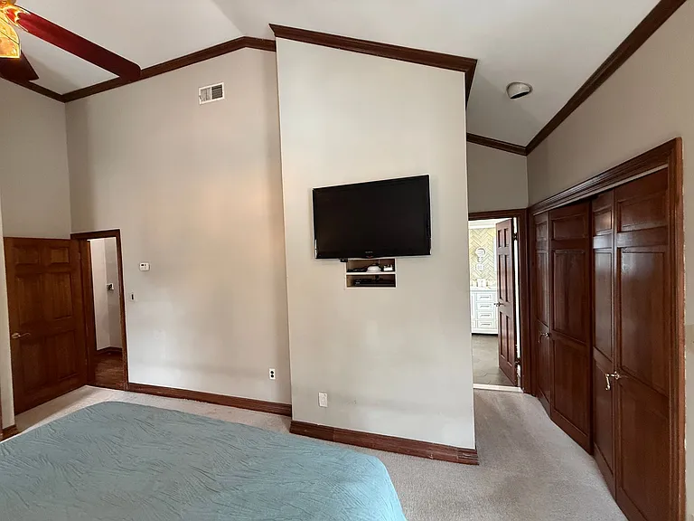 20 Mayfair Ct — Photo 12