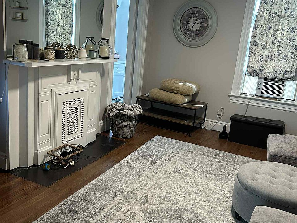 1st image of 2320 Monroe Ave #2