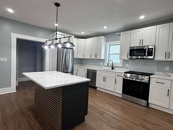 2nd image of 12 Howard St