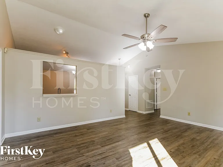 20839 Summitt Rd — Photo 5