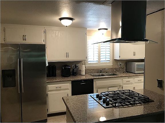 3rd image of 932 Caraway Dr
