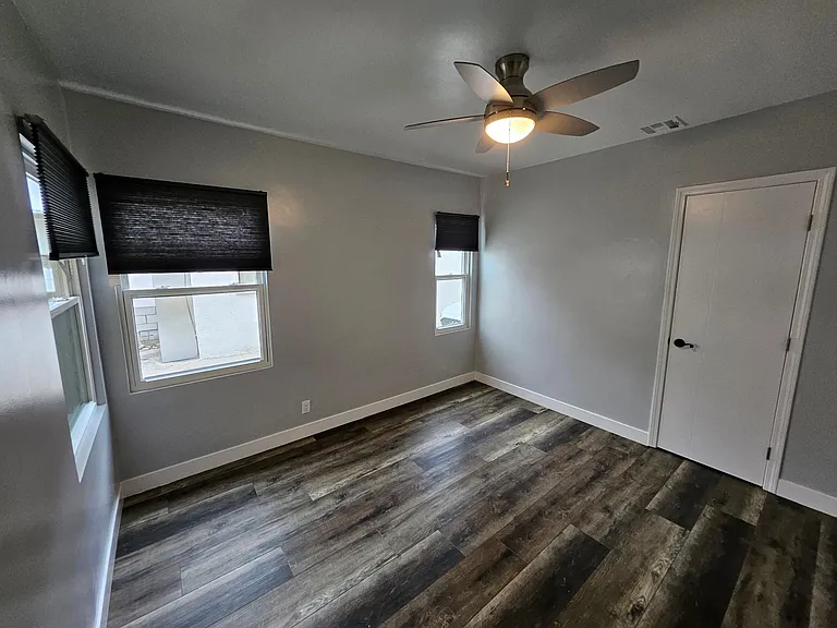1417 N Evergreen St — Photo 13