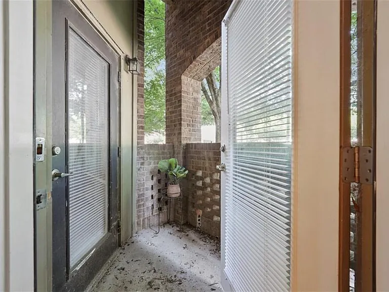 898 Oak St SW #1105 — Photo 15