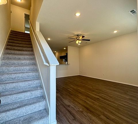 3rd image of 507 Ashwood St