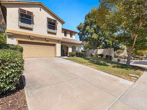 3rd image of 9569 California Oak Cir