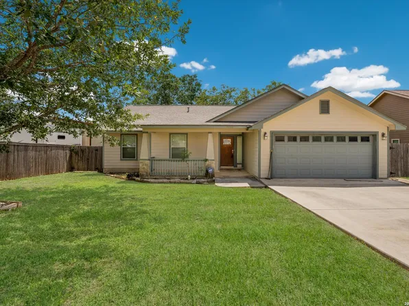 1023 3RD ST, Floresville, TX 78114