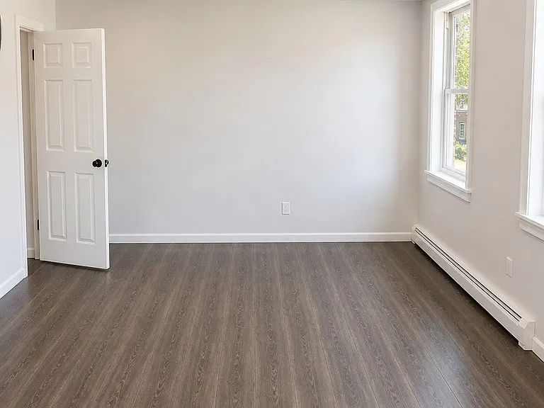 1184 Vyse Ave #2 — Photo 2