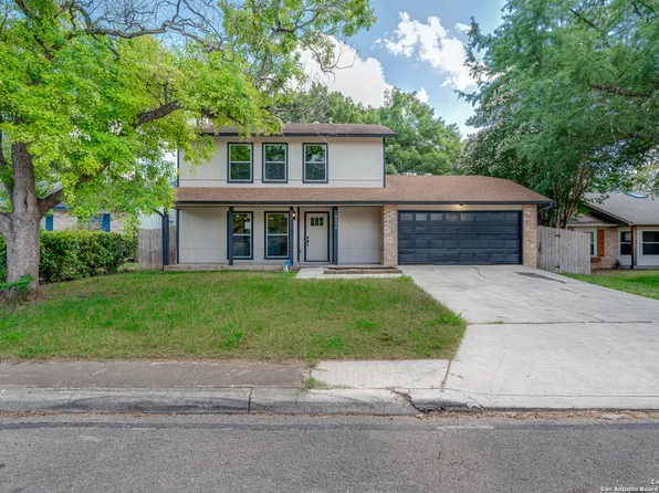 9438 Greens Pt, San Antonio, TX 78250