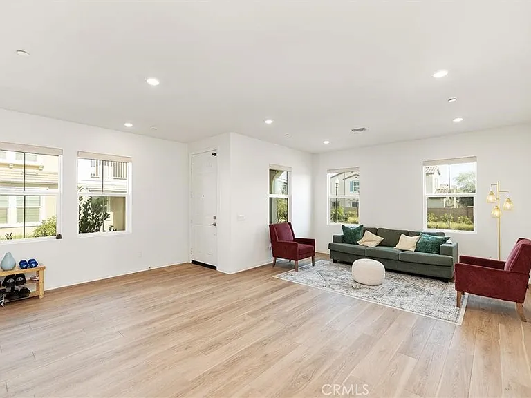 3906 E Coronado Privado — Photo 4