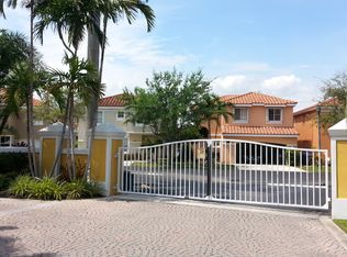 1425 S Trafalgar Cir, Hollywood, FL 33020