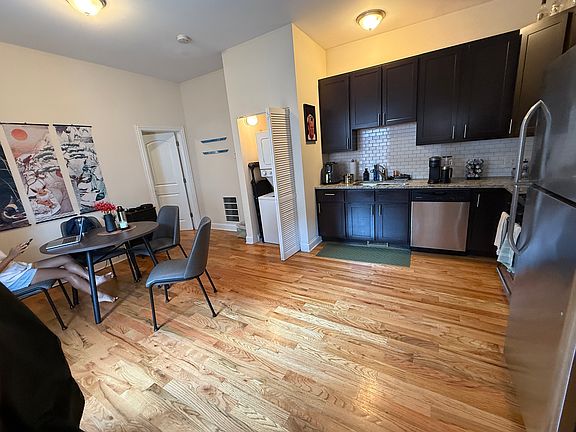 2nd image of 1843 W Thomas St #1W