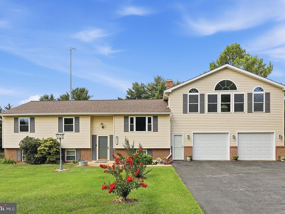 1st image of 2702 Rainbow Dr