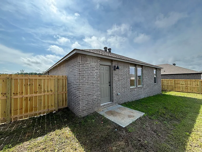 141 Preston Ln — Photo 12