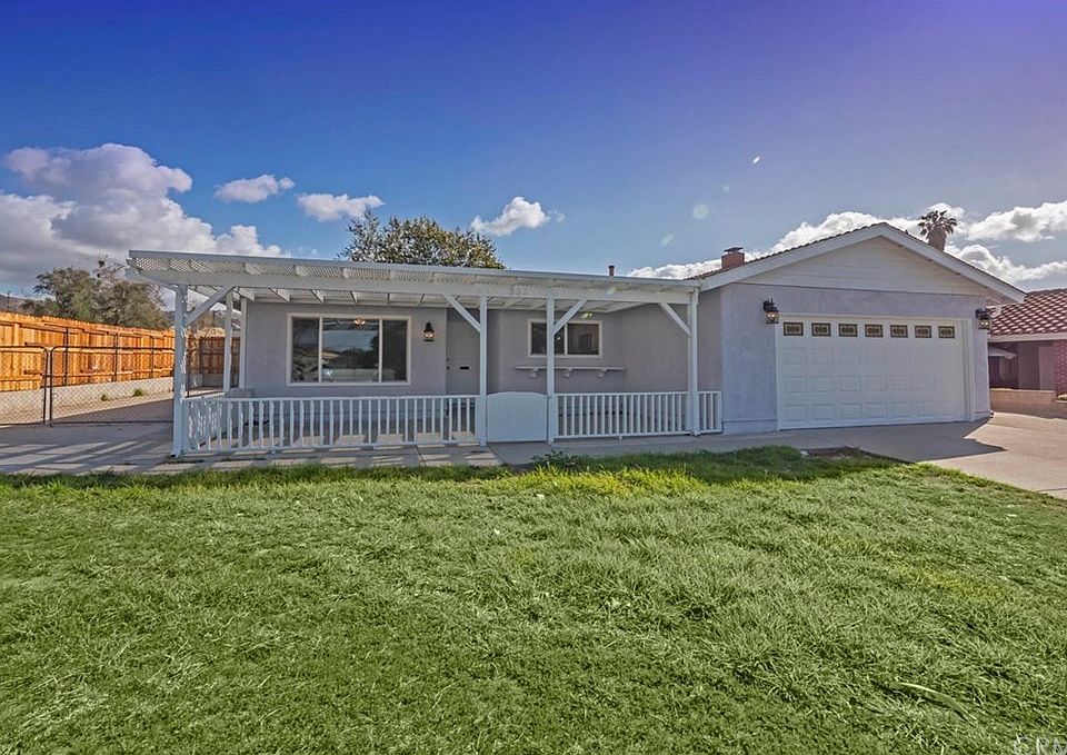 1st image of 330 Del Valle Dr