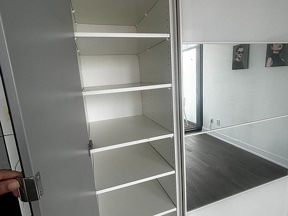 5th image of 185 Roehampton Ave #1304
