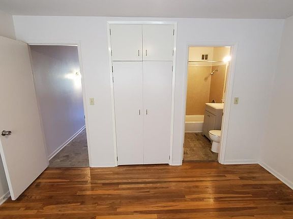 3rd image of 1201 NE 52nd St APT 7