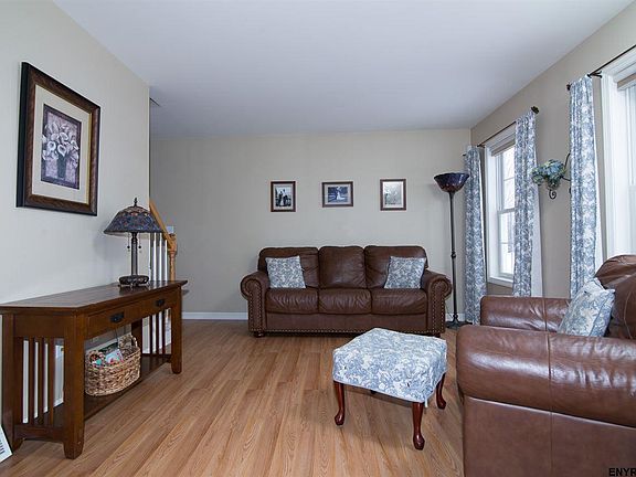 4th image of 56 Towpath Ln