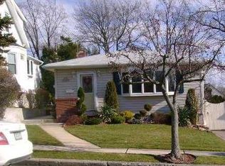 43 Van Brunt St, Staten Island, NY 10312