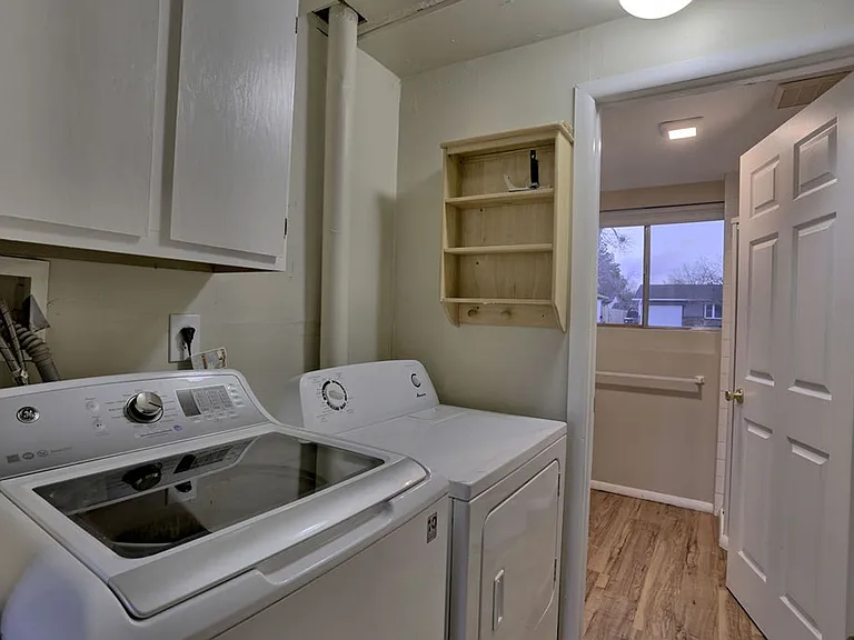 1137 Timber Ln — Photo 2