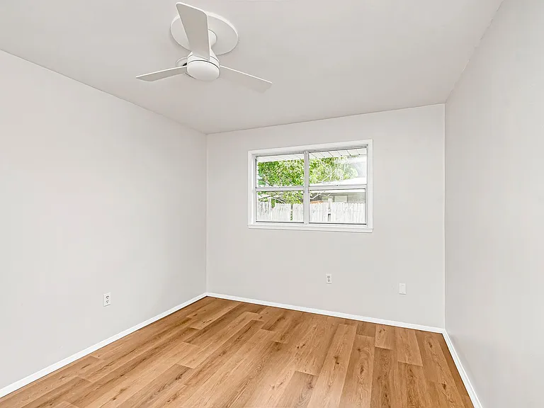 8131 Sholar Dr — Photo 7