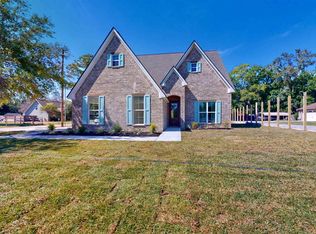 998 S Village Creek Pkwy, Lumberton, TX 77657