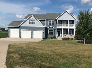 206 Lincoln Valley Dr, State Center, IA 50247
